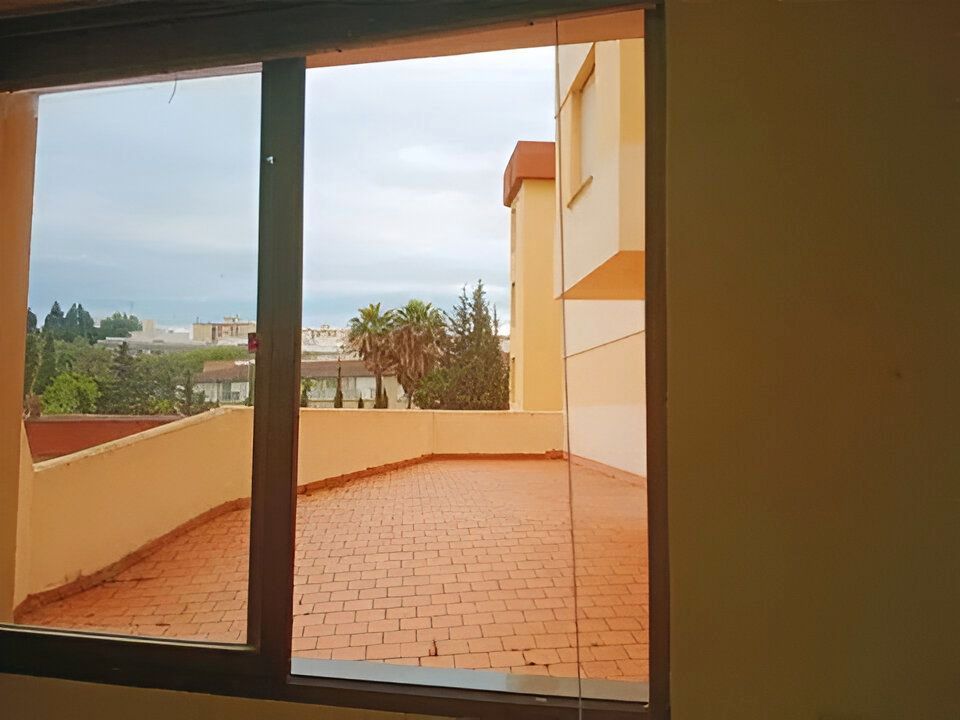 Habitación de Oficina de alquiler en Marbella con Aire acondicionado y Calefacción