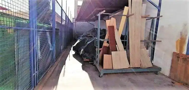 Außenansicht von Fabrikhallen zum Verkauf in Orihuela