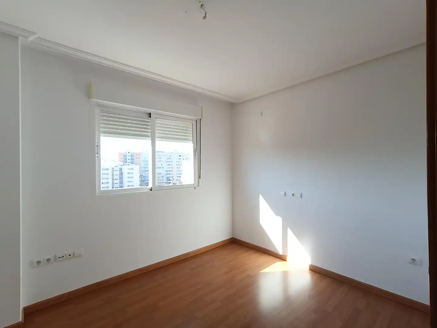 Habitación de Piso en venta en Alicante / Alacant con Aire acondicionado, Jardín privado y Trastero