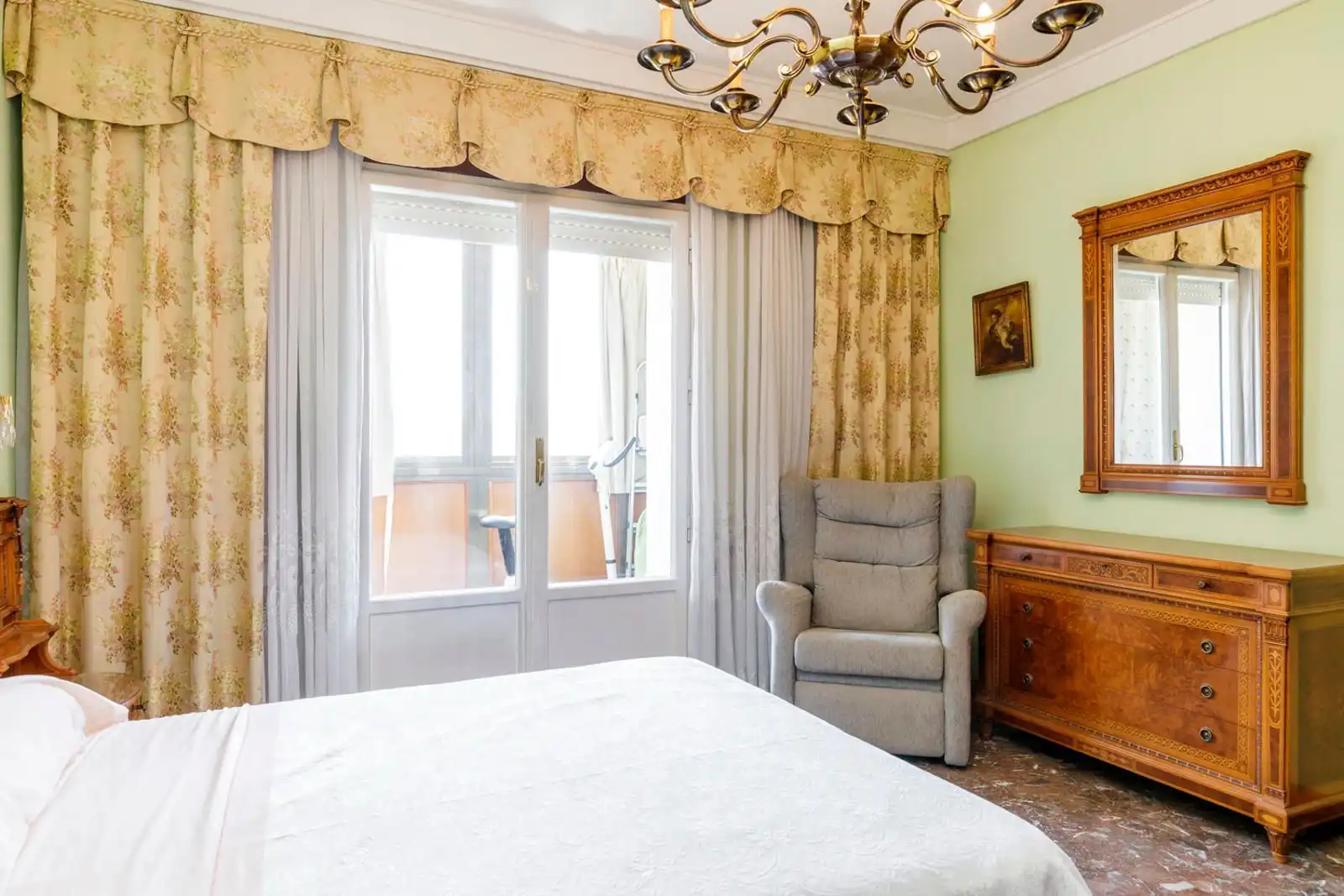 Bedroom of Flat for sale in Zaragoza  with Air Conditioner, Terrace and Storage room