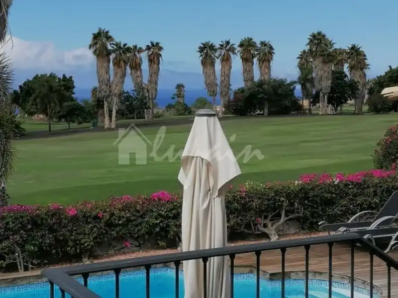 Apartamento en venta en La Caleta