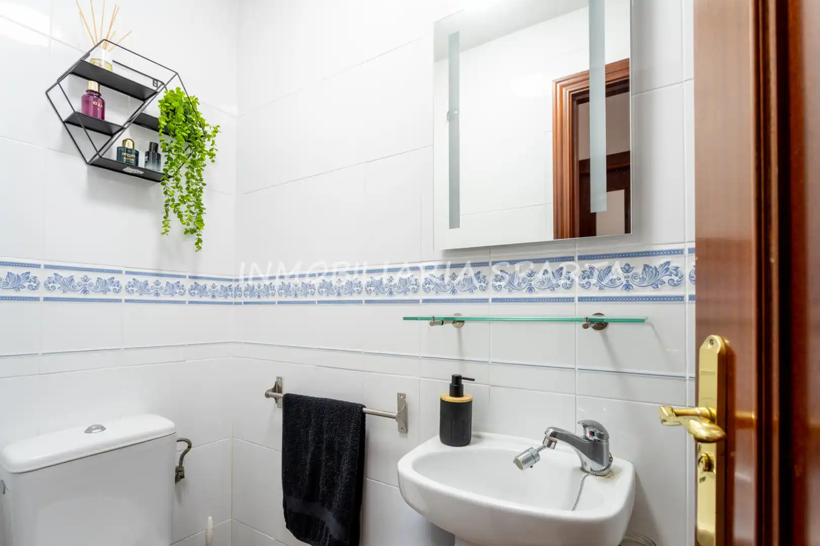 Bathroom of Detached homes for sale in Espartinas  with Air Conditioner and Heating