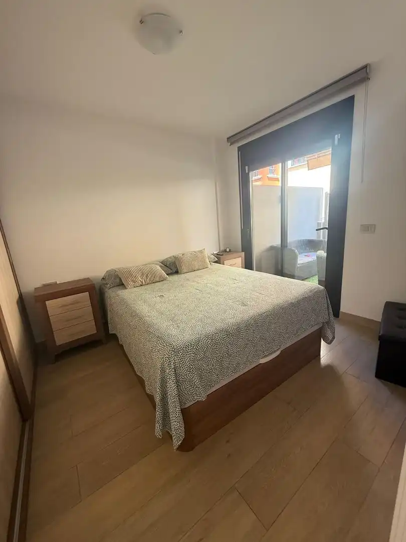 Dormitori de Apartament en venda en Adeje amb Moblat i Piscina comunitària