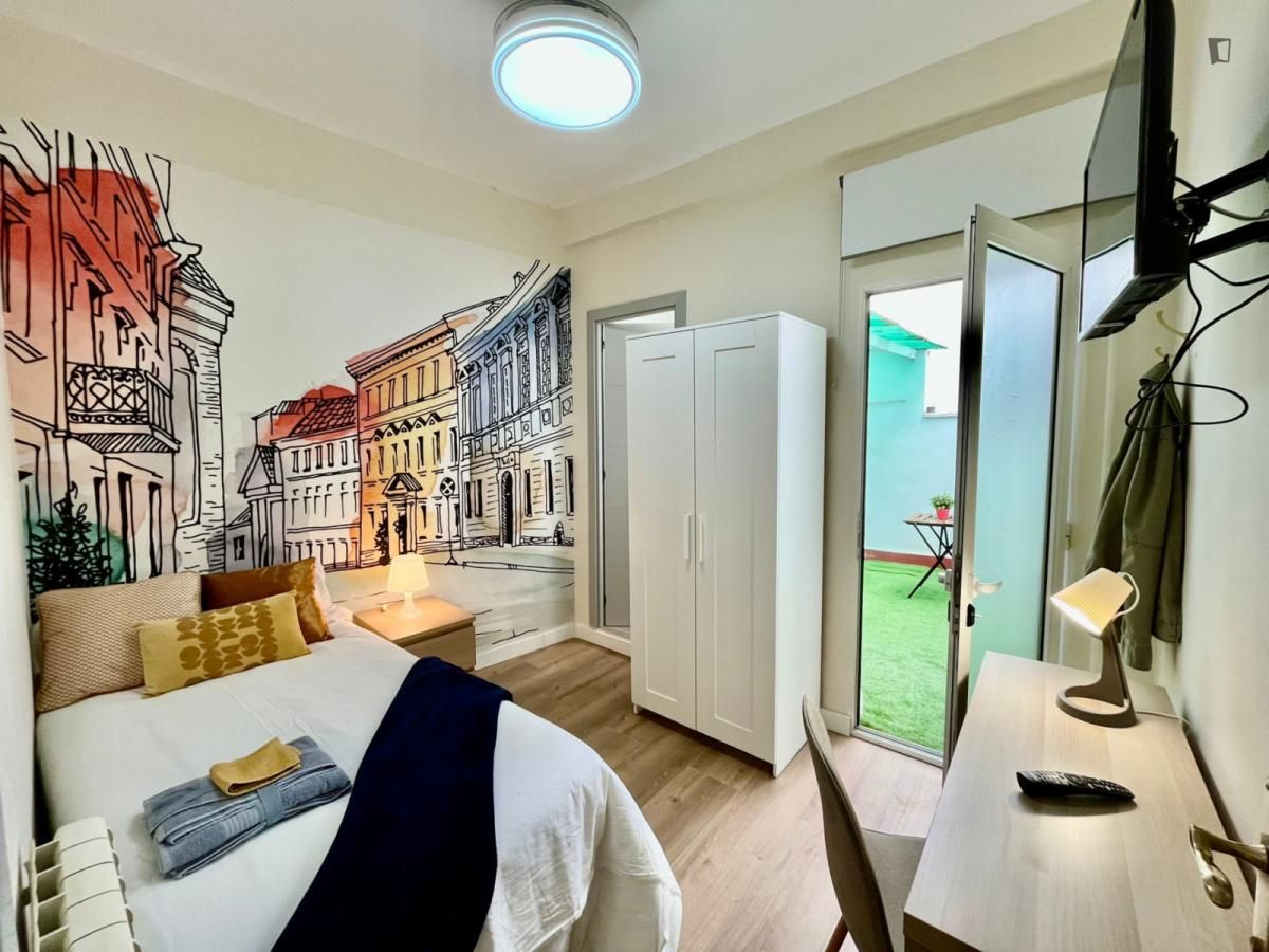 Dormitori de Apartament per a compartir en  Zaragoza Capital amb Moblat, Forn i Rentadora