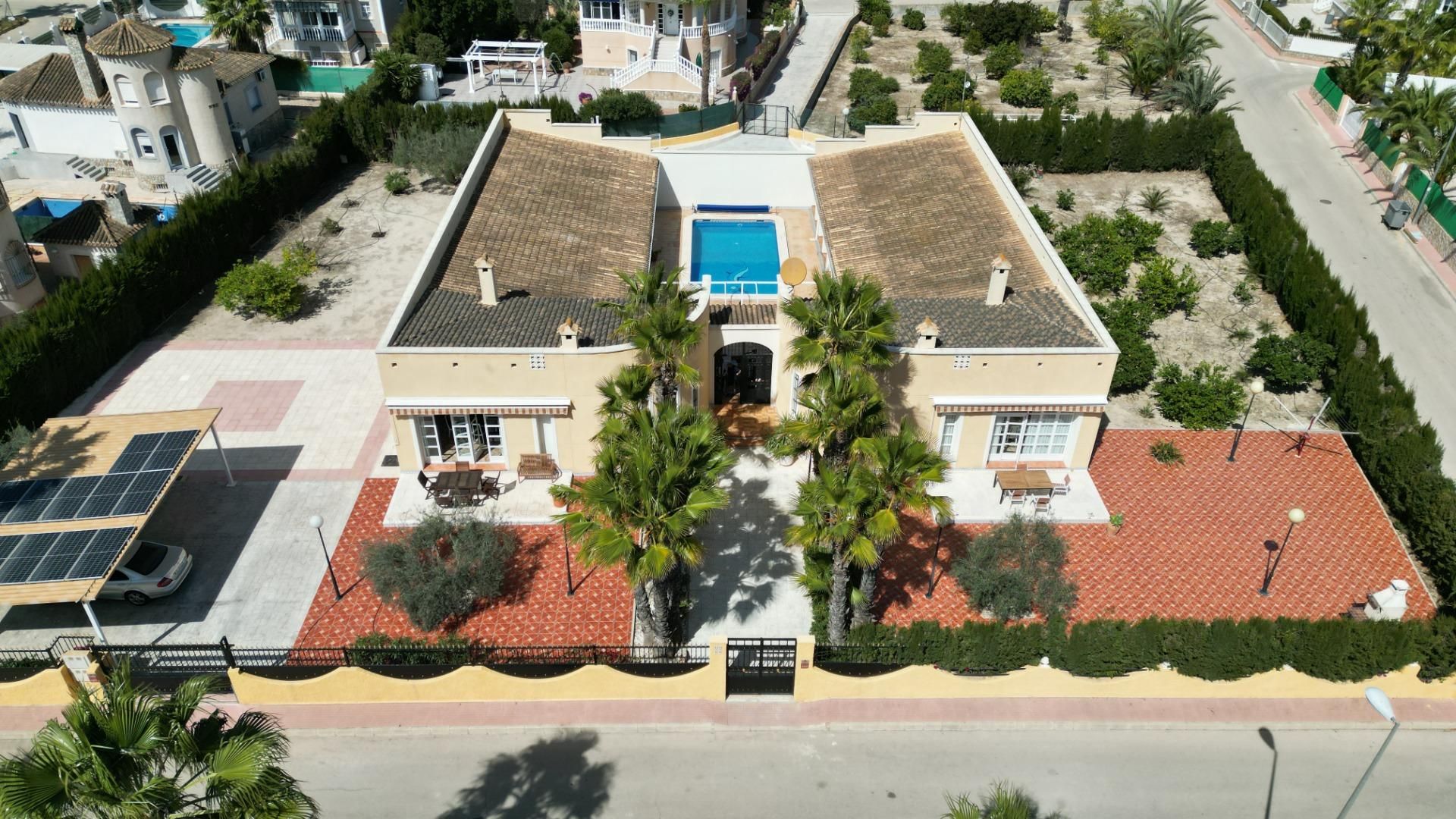Exterior view of House or chalet for sale in Orihuela  with Air Conditioner, Private garden and Storage room
