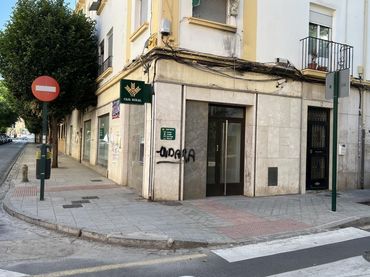 Local comercial en venda a Calle SAGRADA FAMILIA