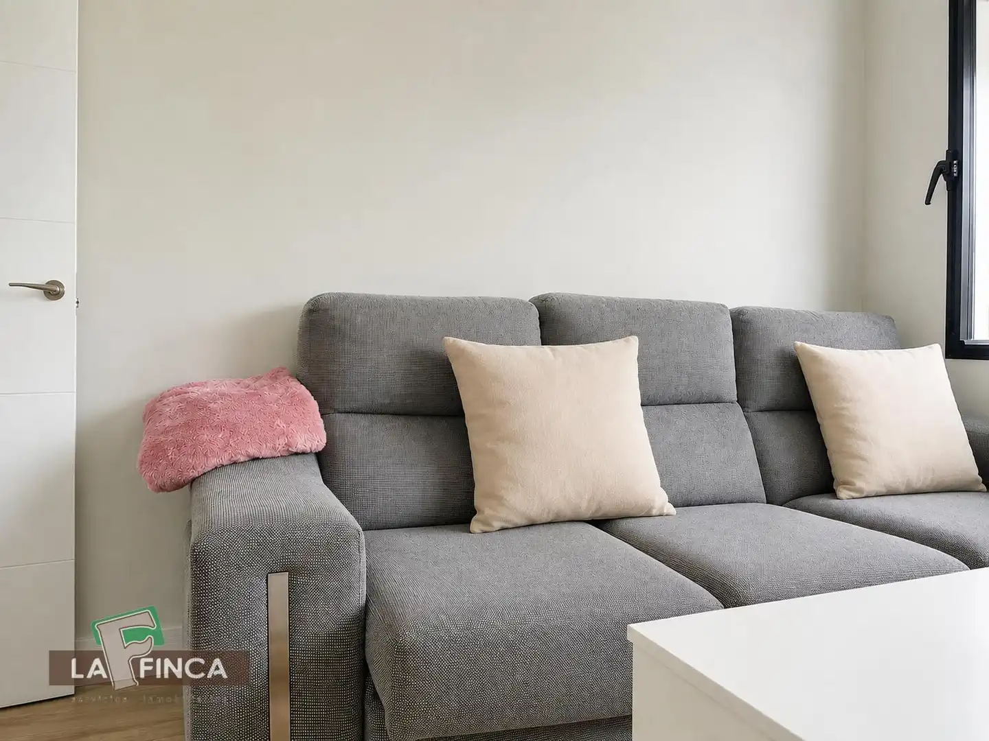 Living room of Flat for sale in Oviedo   with Heating and Furnished