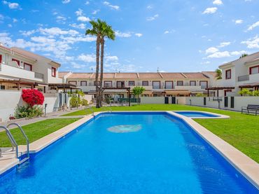 Casa a schiera con balcone in vendita a Ciudad Quesada