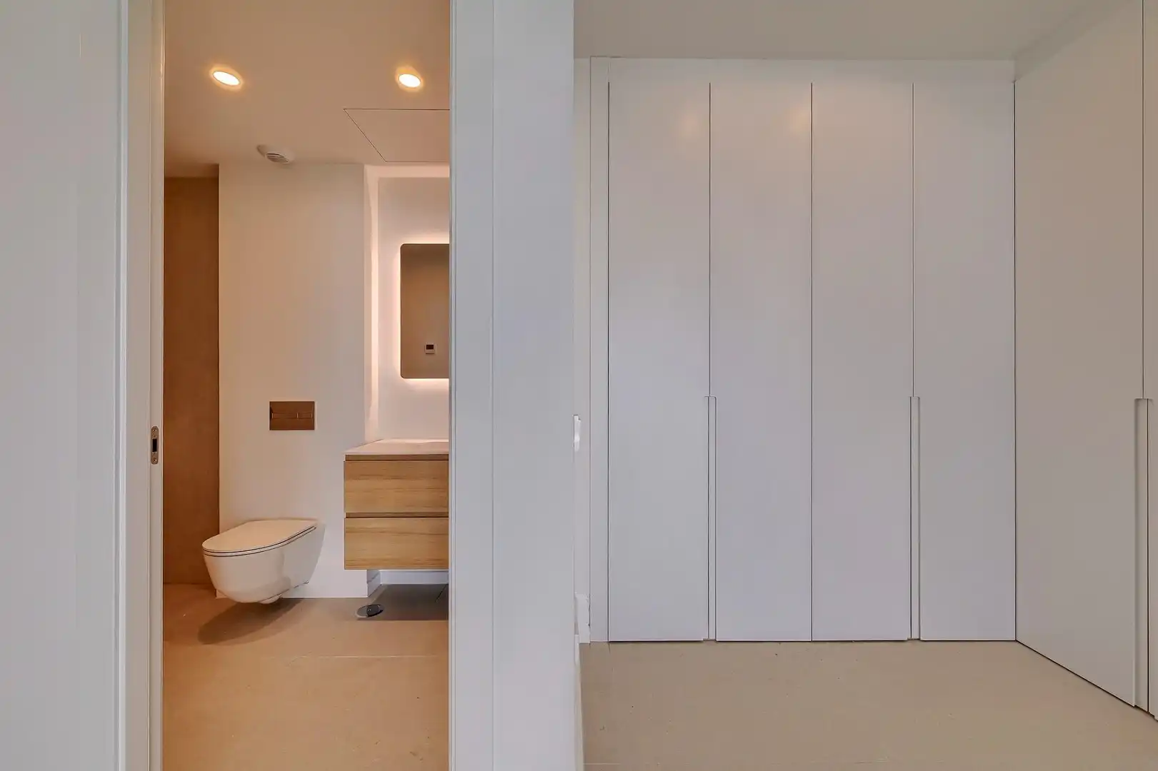 Bathroom of Apartments for sale in Fuengirola  with Air Conditioner, Terrace and Storage room