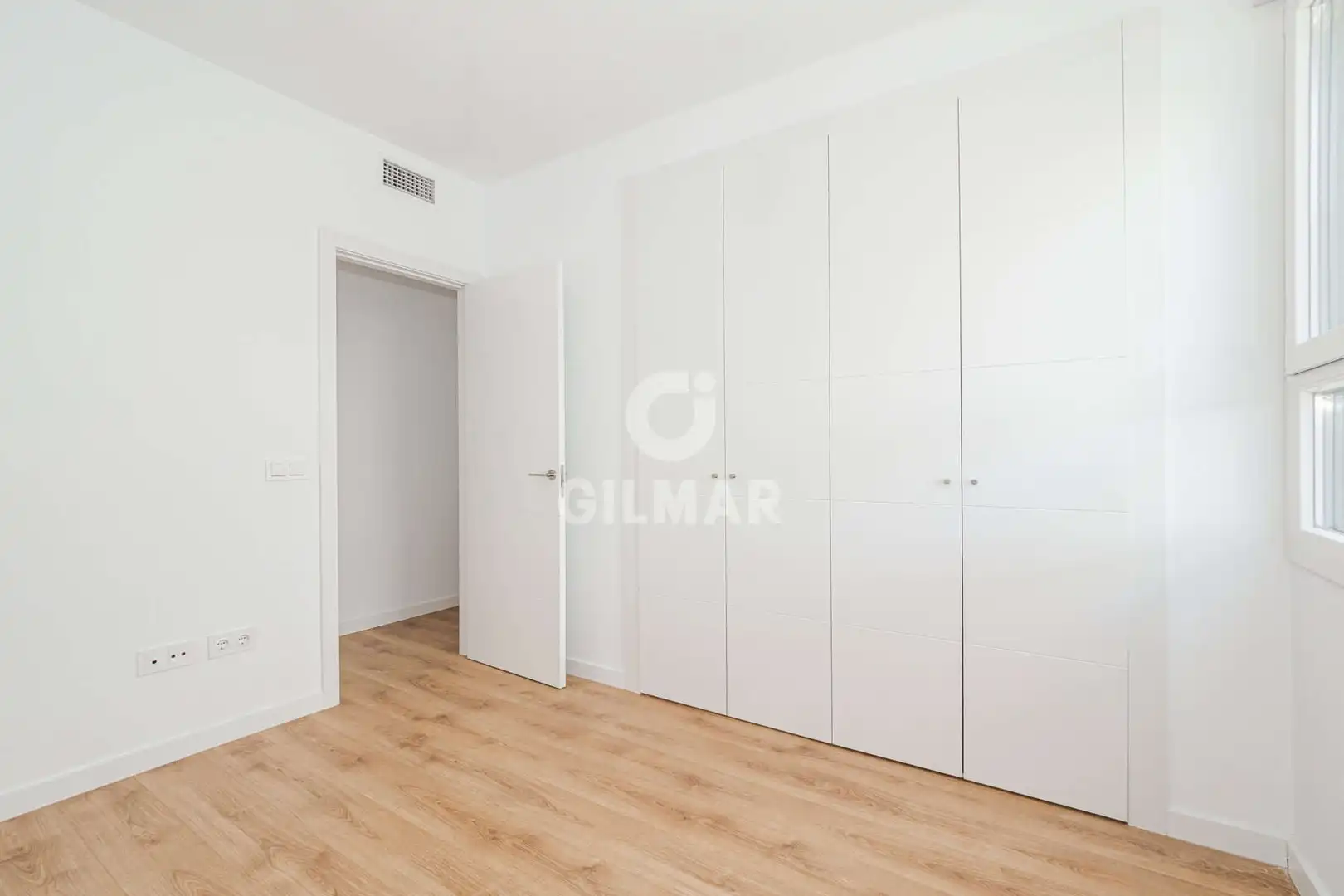 Habitación de Ático en venta en Sevilla con Calefacción, Jardín privado y Piscina