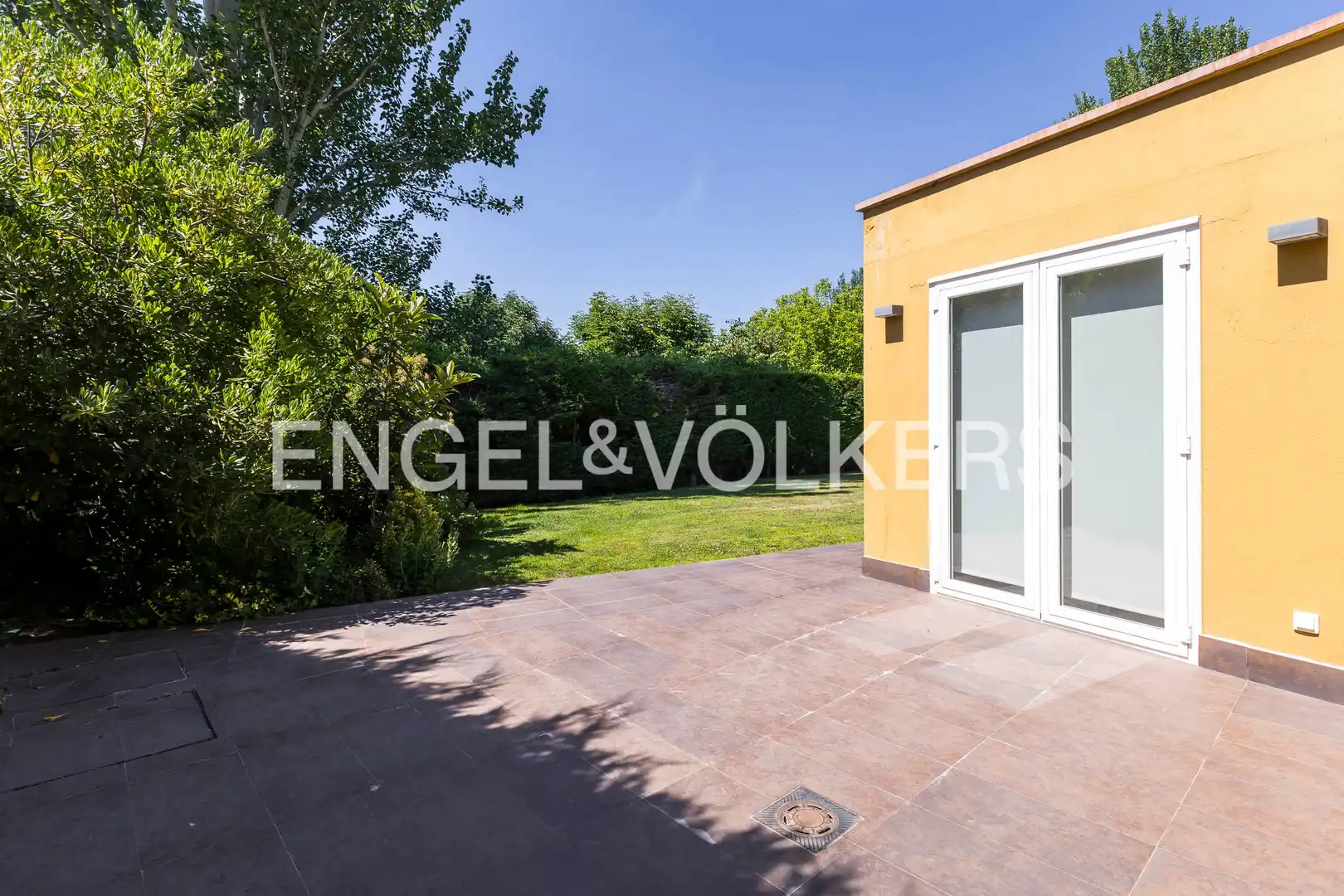 Terrace of Houses for sale in La Moraleja  with Air Conditioner, Heating and Private garden