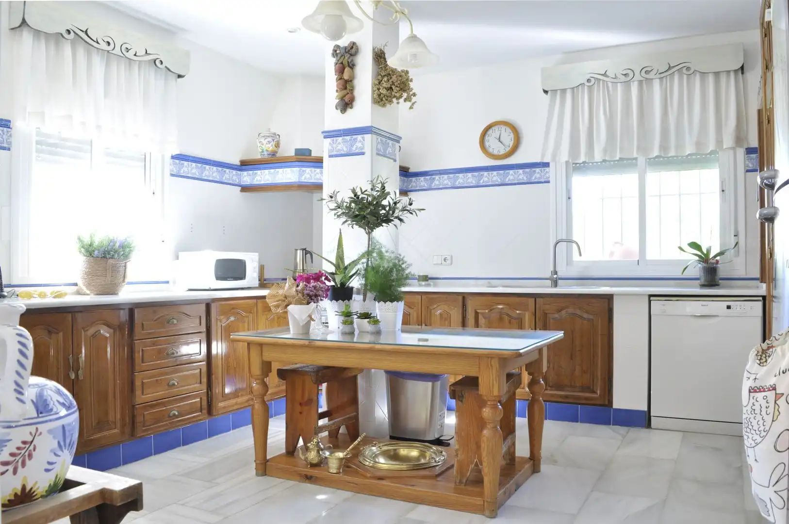Kitchen of Houses for sale in Jerez de la Frontera  with Air Conditioner, Heating and Private garden