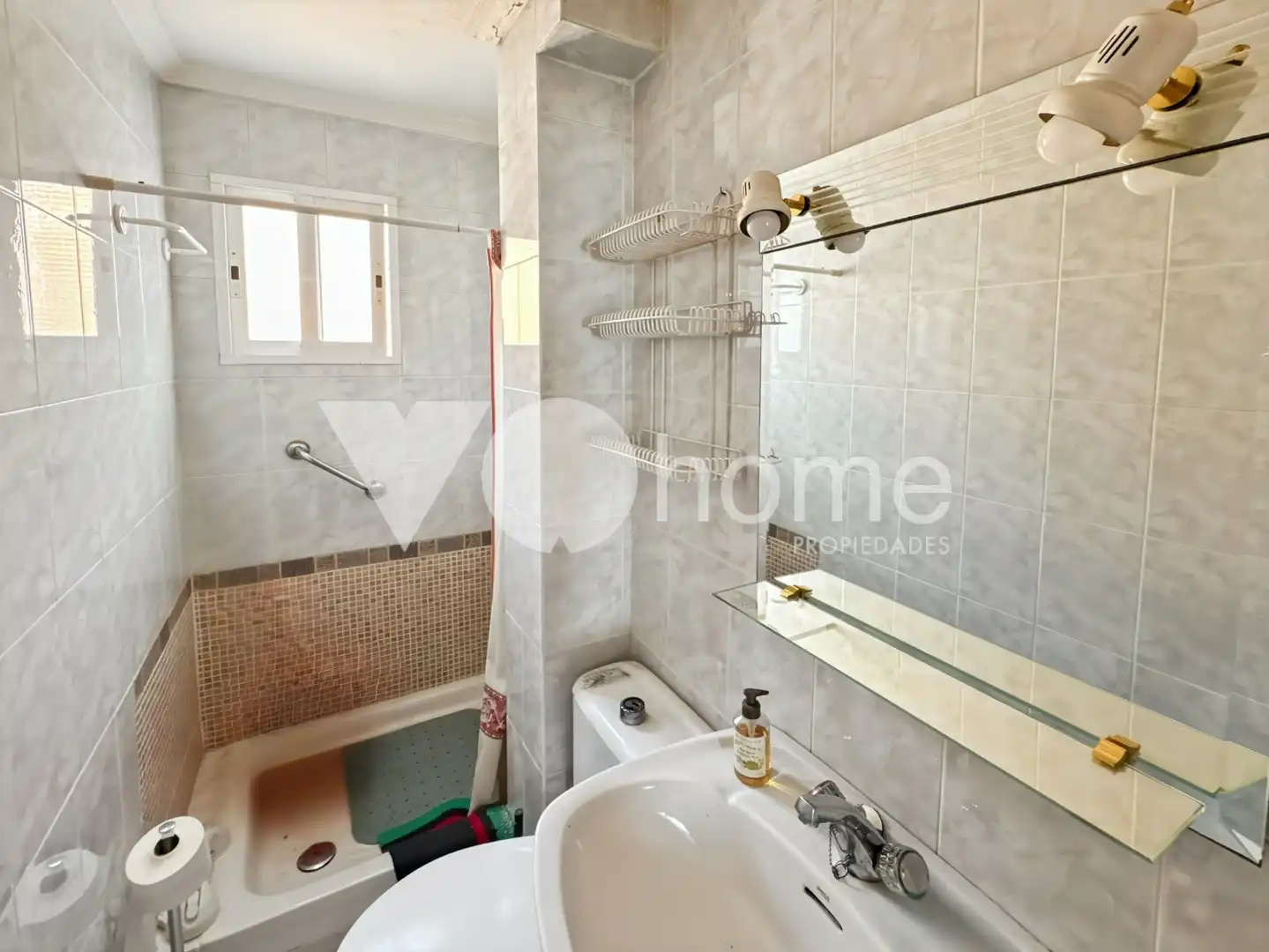 Baño de Piso en venta en Madrid con Calefacción y Amueblado