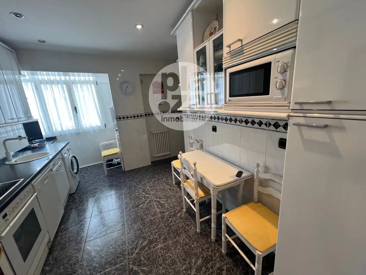 Kitchen of Flat for sale in Burgos  with Heating, Terrace and Storage room