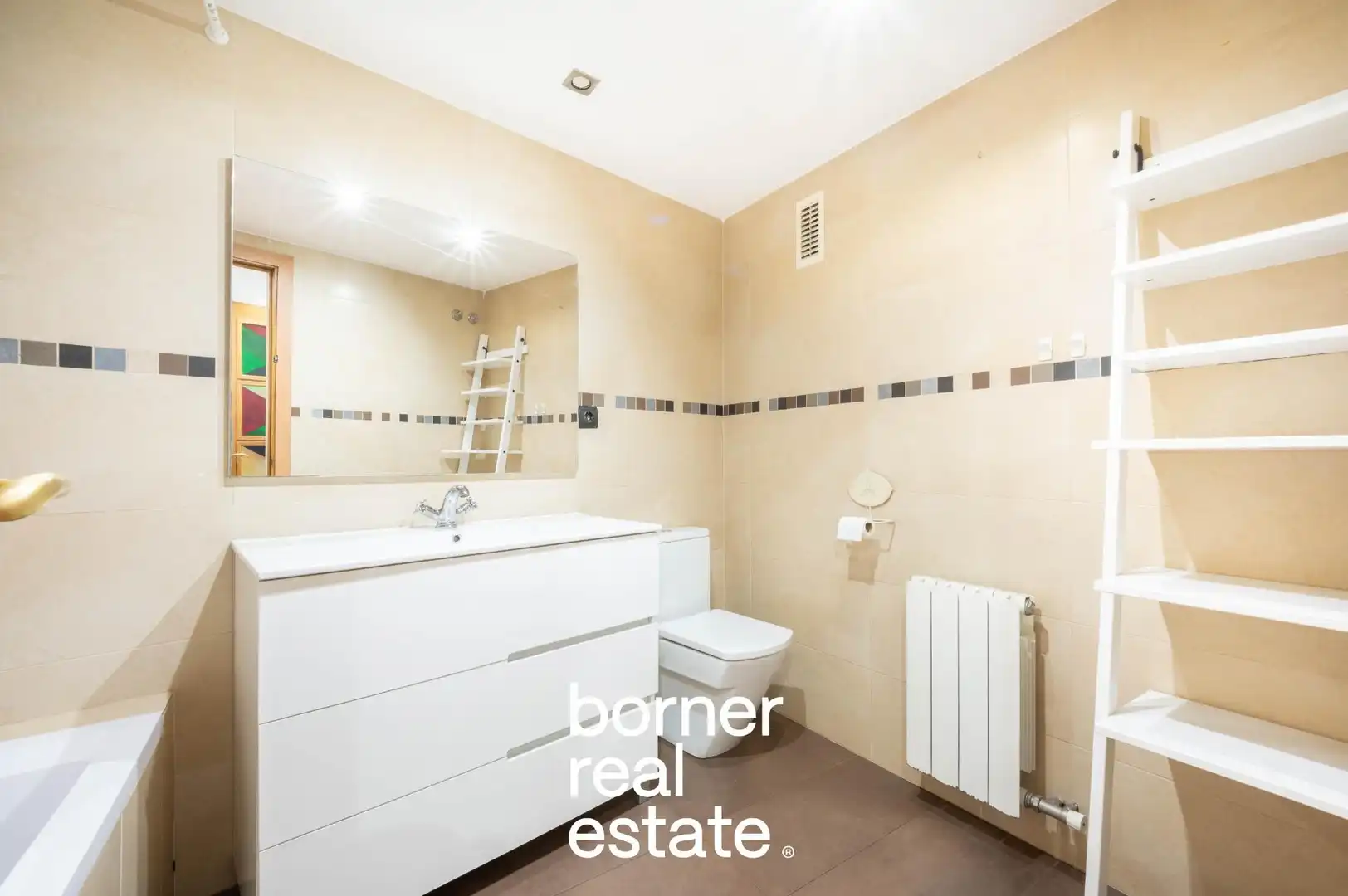 Vista exterior de Piso en venta en Rubí con Aire acondicionado, Calefacción y Parquet