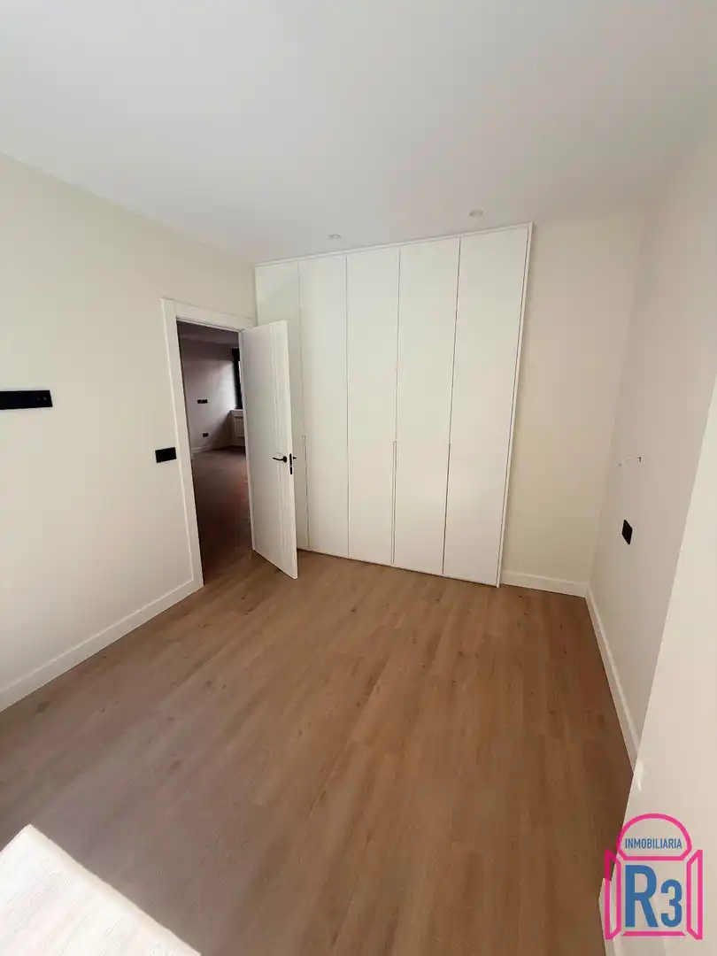 Habitación de Apartamento en venta en León Capital  con Calefacción