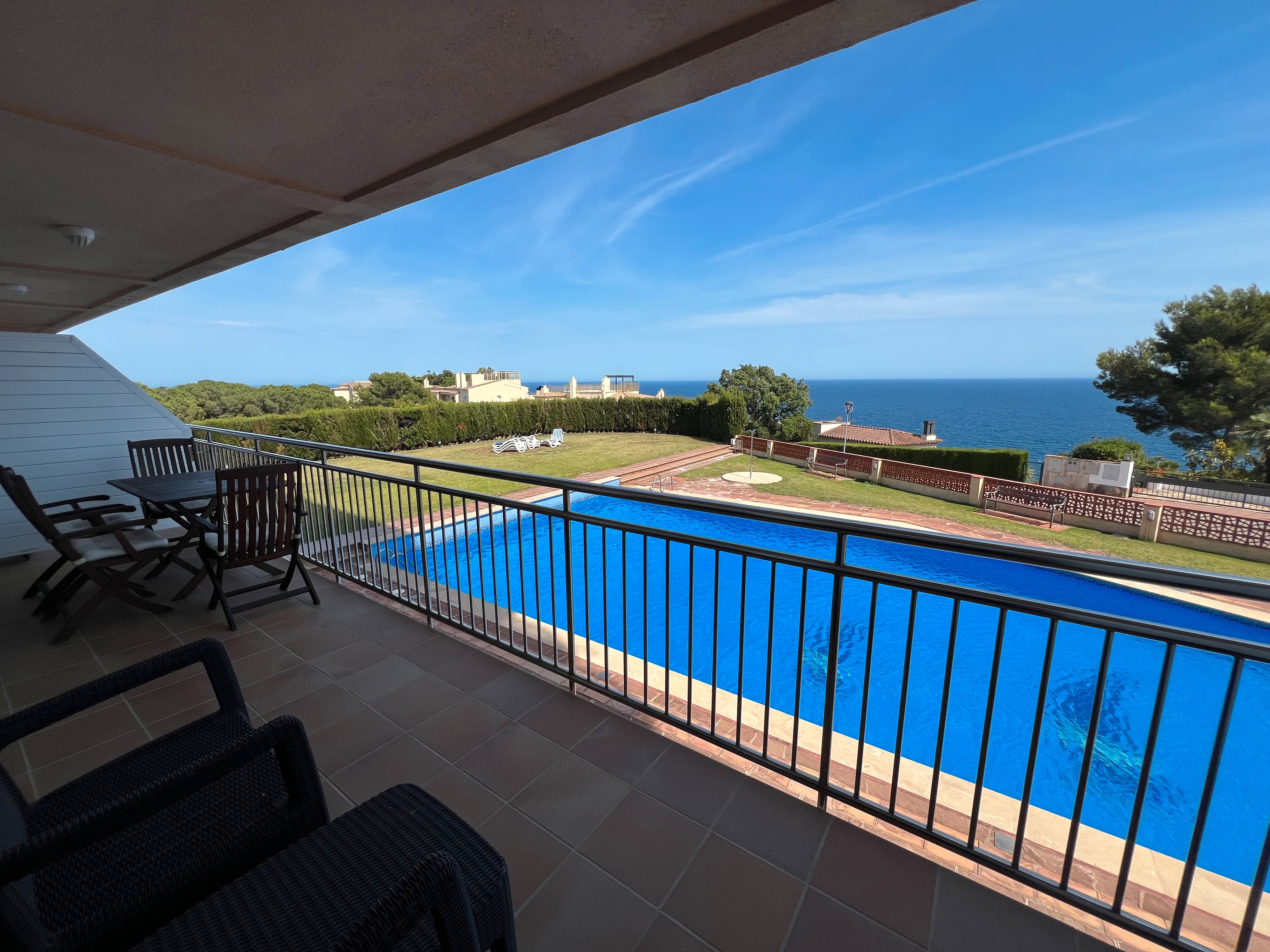 Swimming pool of Flat for sale in Sant Feliu de Guíxols  with Private garden, Terrace and Storage room