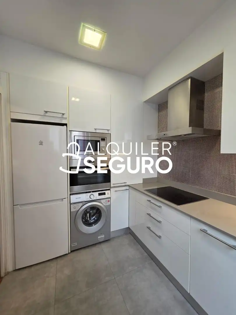 Cocina de Piso de alquiler en Bilbao  con Calefacción y Amueblado