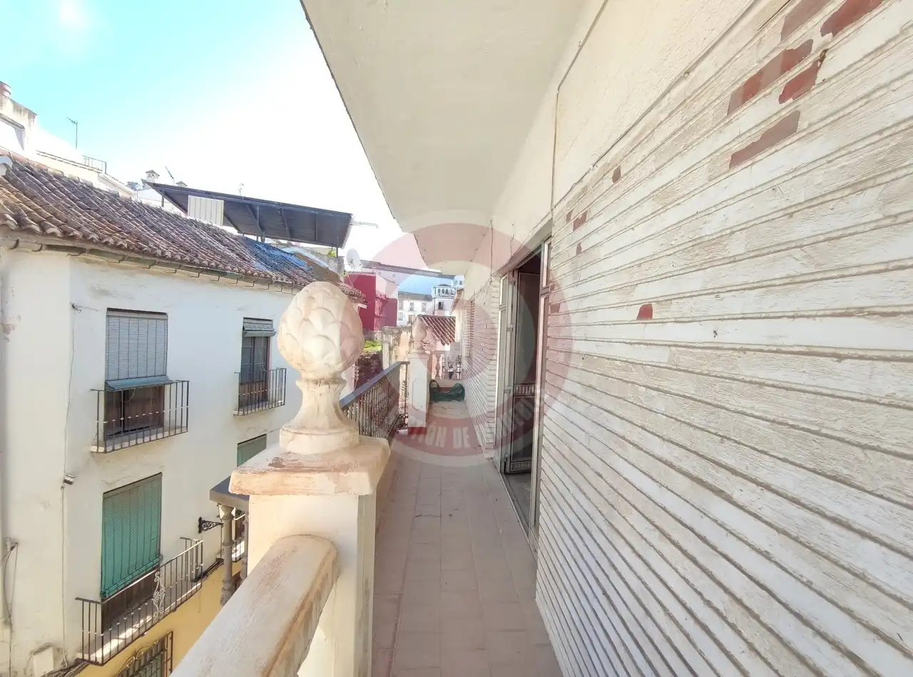 Vista exterior de Edifici en venda en Vélez-Málaga amb Alarma
