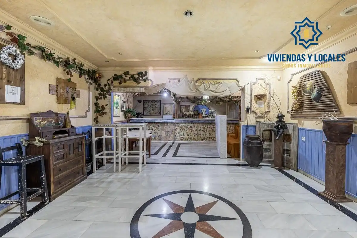Local comercial en venda a Pinos Genil, imagen 4