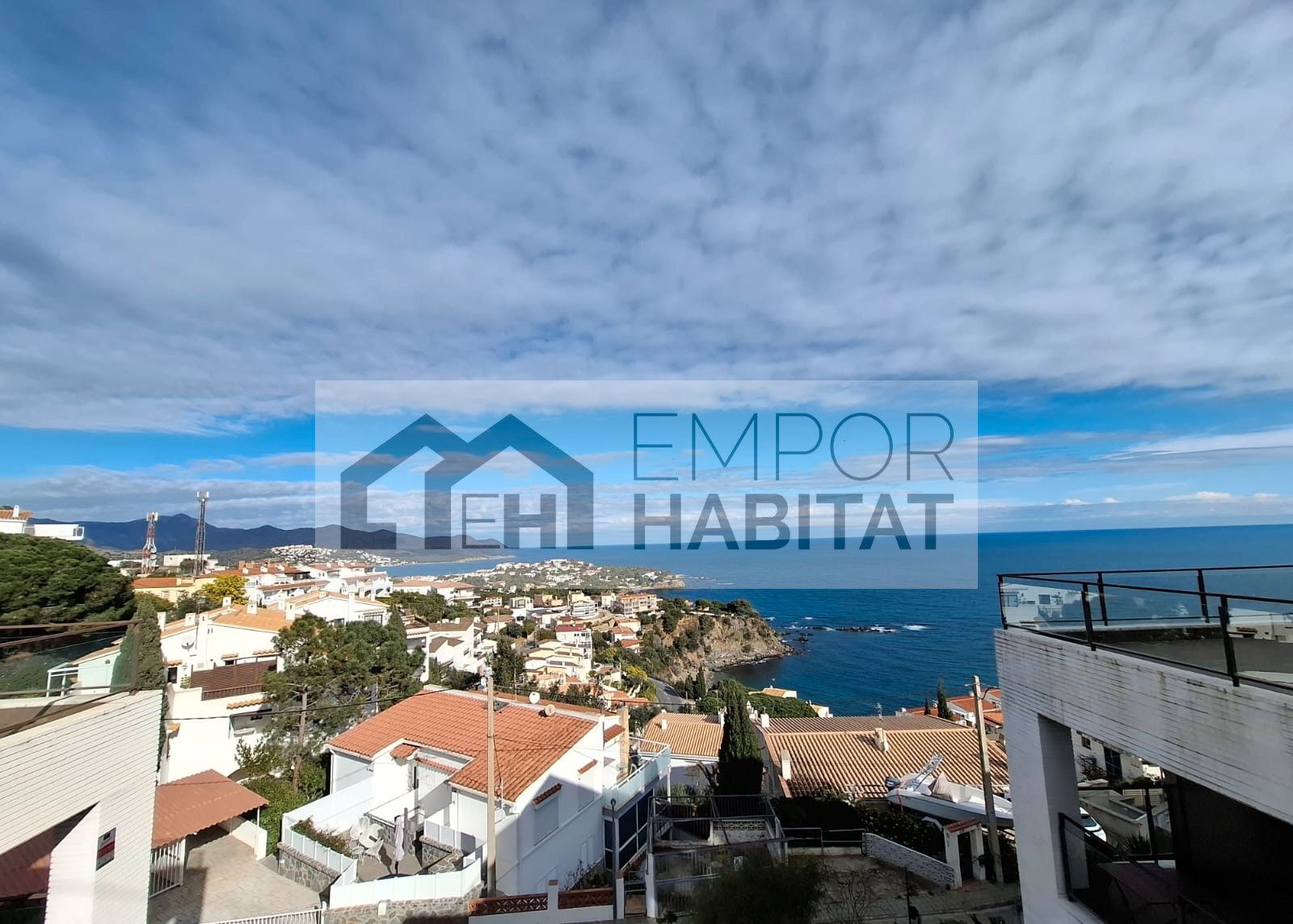Vista exterior de Apartament en venda en Llançà amb Parquet, Terrassa i Traster