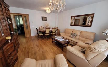 Sala d'estar de Casa adosada en venda en Valladolid Capital