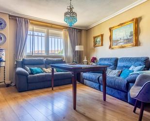 Living room of Flat for sale in  Sevilla Capital  with Air Conditioner