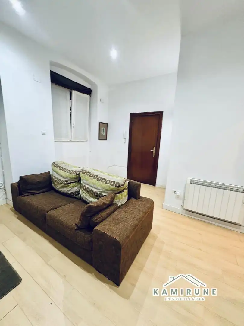Sala d'estar de Pis en venda en Bilbao  amb Calefacció