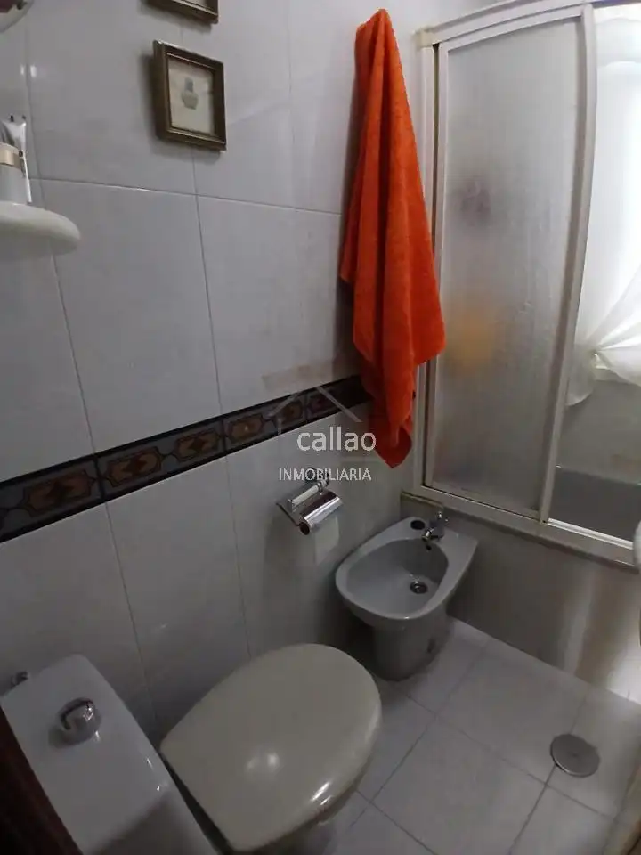 Dormitori de Casa o xalet en venda en Ferrol amb Calefacció, Jardí privat i Traster