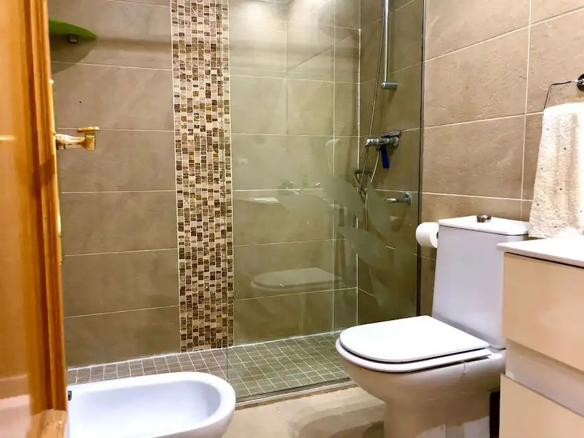 Baño de Ático de alquiler en Valencia con Terraza y Amueblado