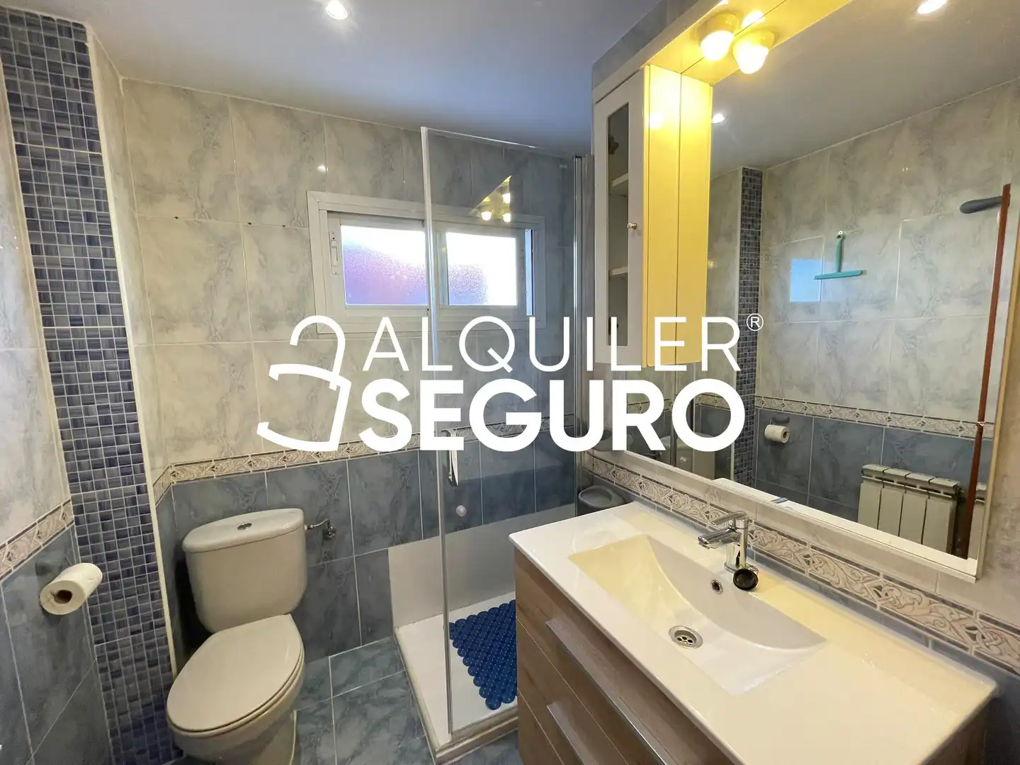Badezimmer von Wohnung zur Miete in Madrid mit Heizung, Abstellraum und Möbliert
