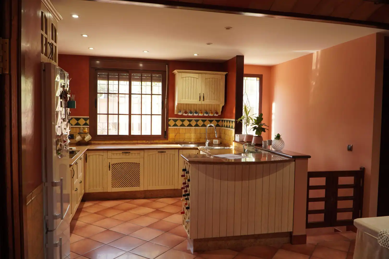 Cuina de Casa o xalet en venda en Dos Hermanas amb Aire condicionat, Calefacció i Jardí privat