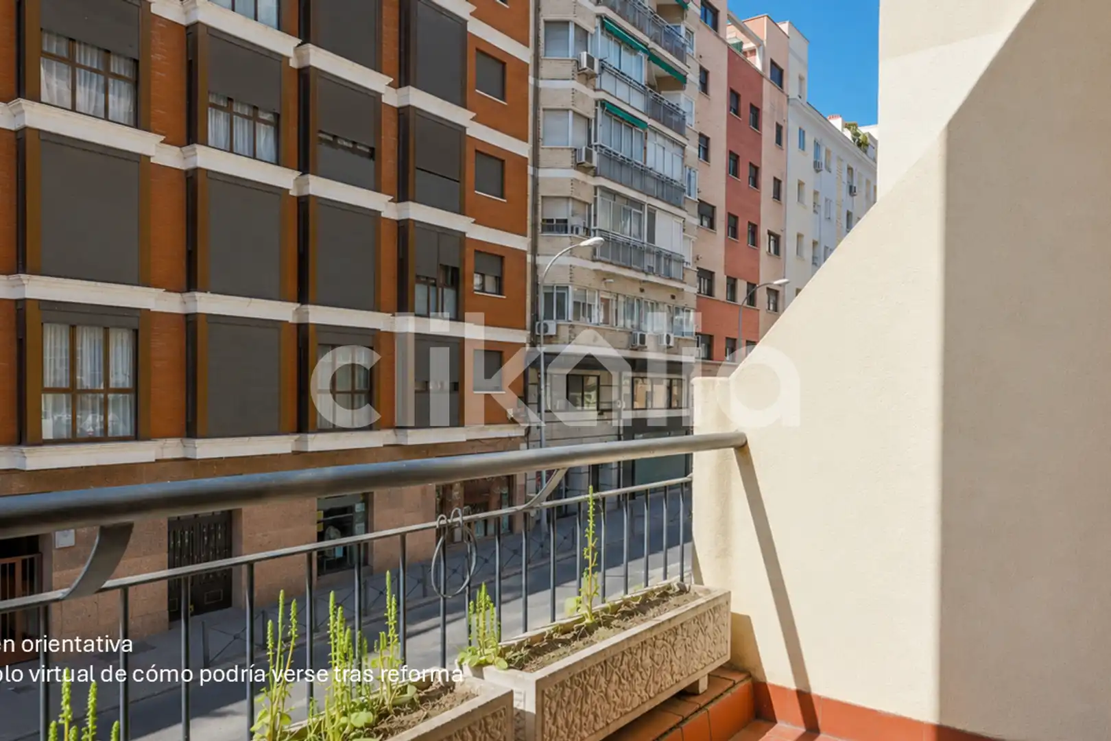 Vista exterior de Piso en venta en Madrid con Calefacción y Terraza