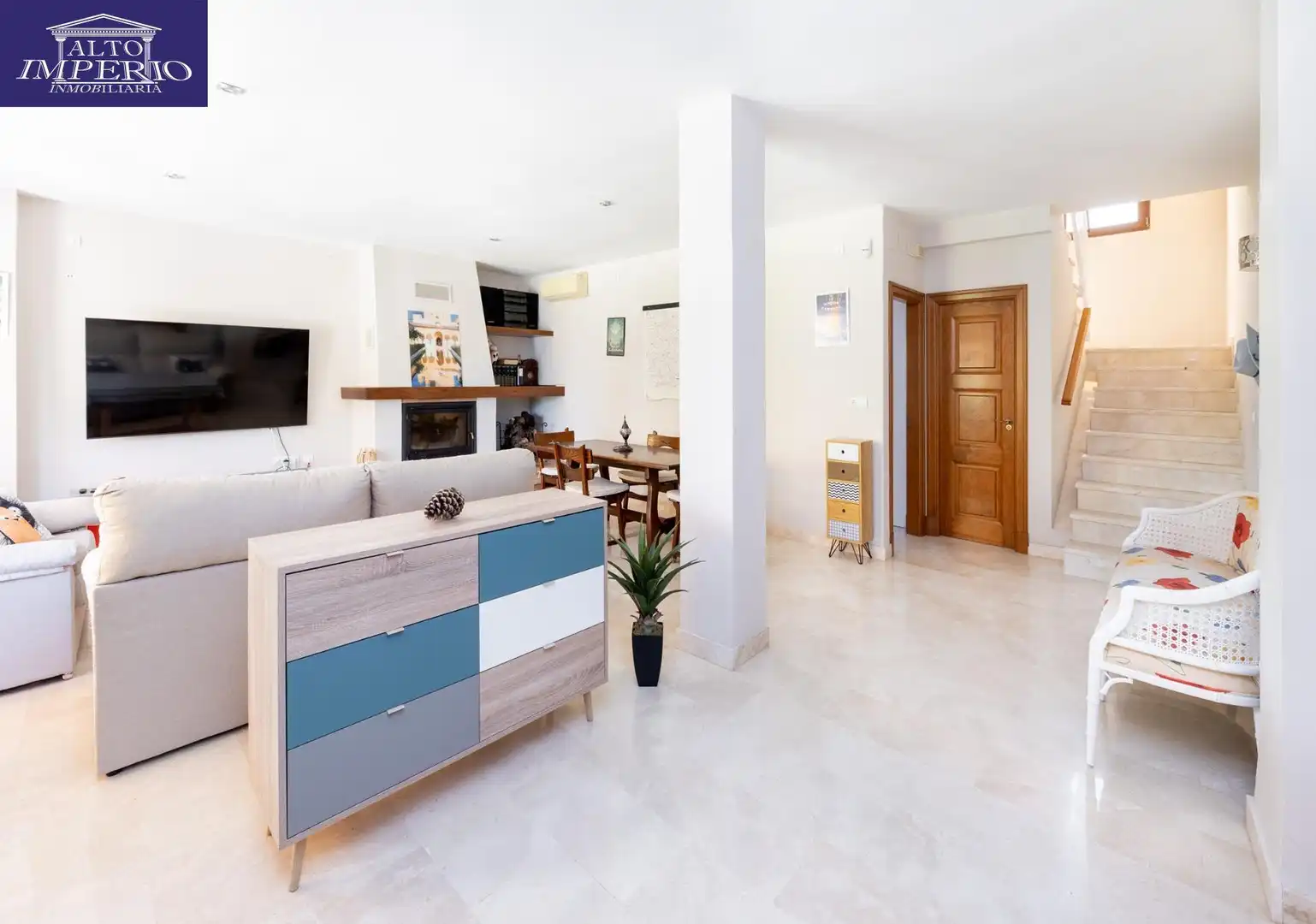 Sala d'estar de Casa o xalet en venda en Albolote amb Aire condicionat, Calefacció i Jardí privat