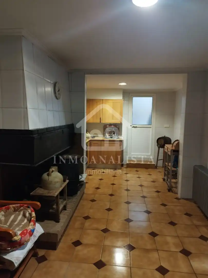 Kitchen of Houses for sale in Requena  with Air Conditioner, Terrace and Storage room