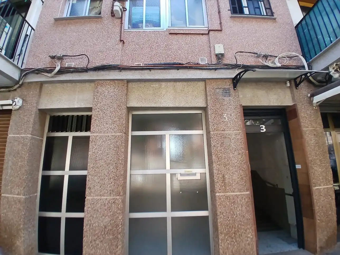 Vista exterior de Piso en venta en Sant Adrià de Besòs