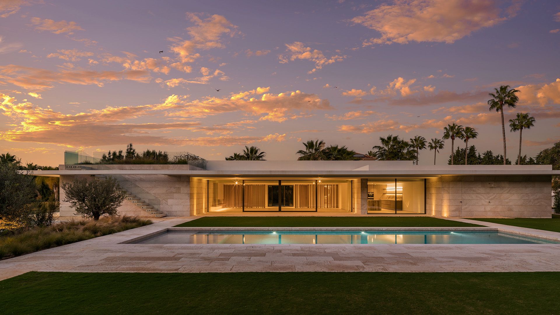 Exterior view of House or chalet for sale in Sotogrande  with Air Conditioner, Heating and Private garden