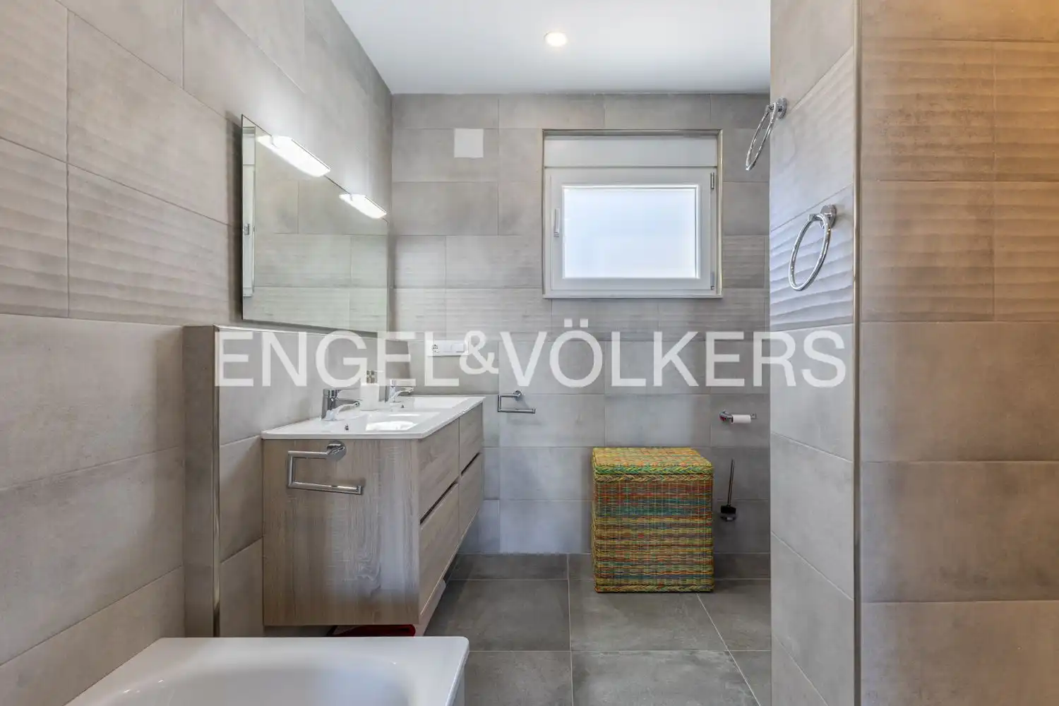 Bathroom of Houses for sale in Dénia  with Air Conditioner, Heating and Private garden