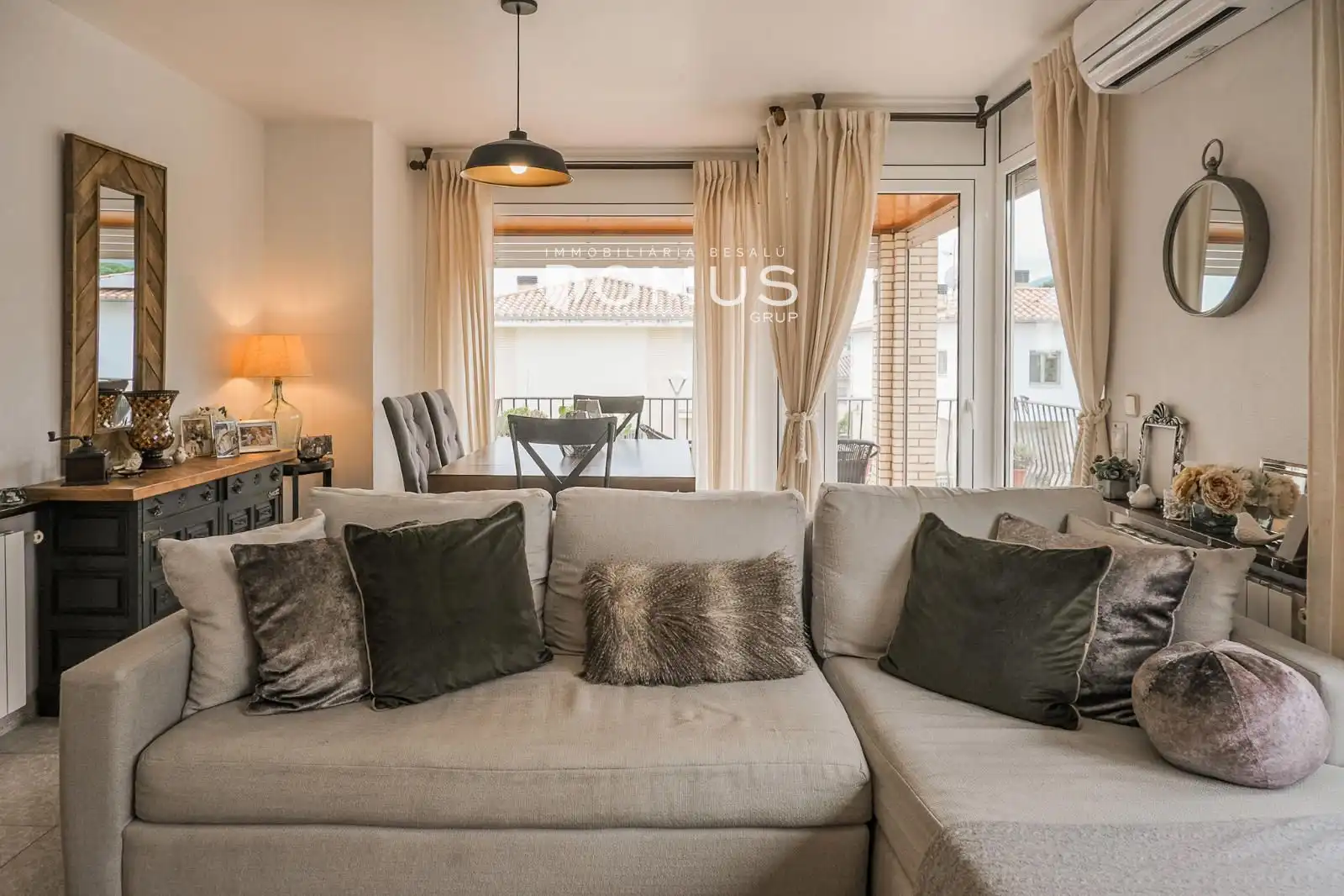 Living room of Houses for sale in Besalú  with Air Conditioner, Private garden and Terrace