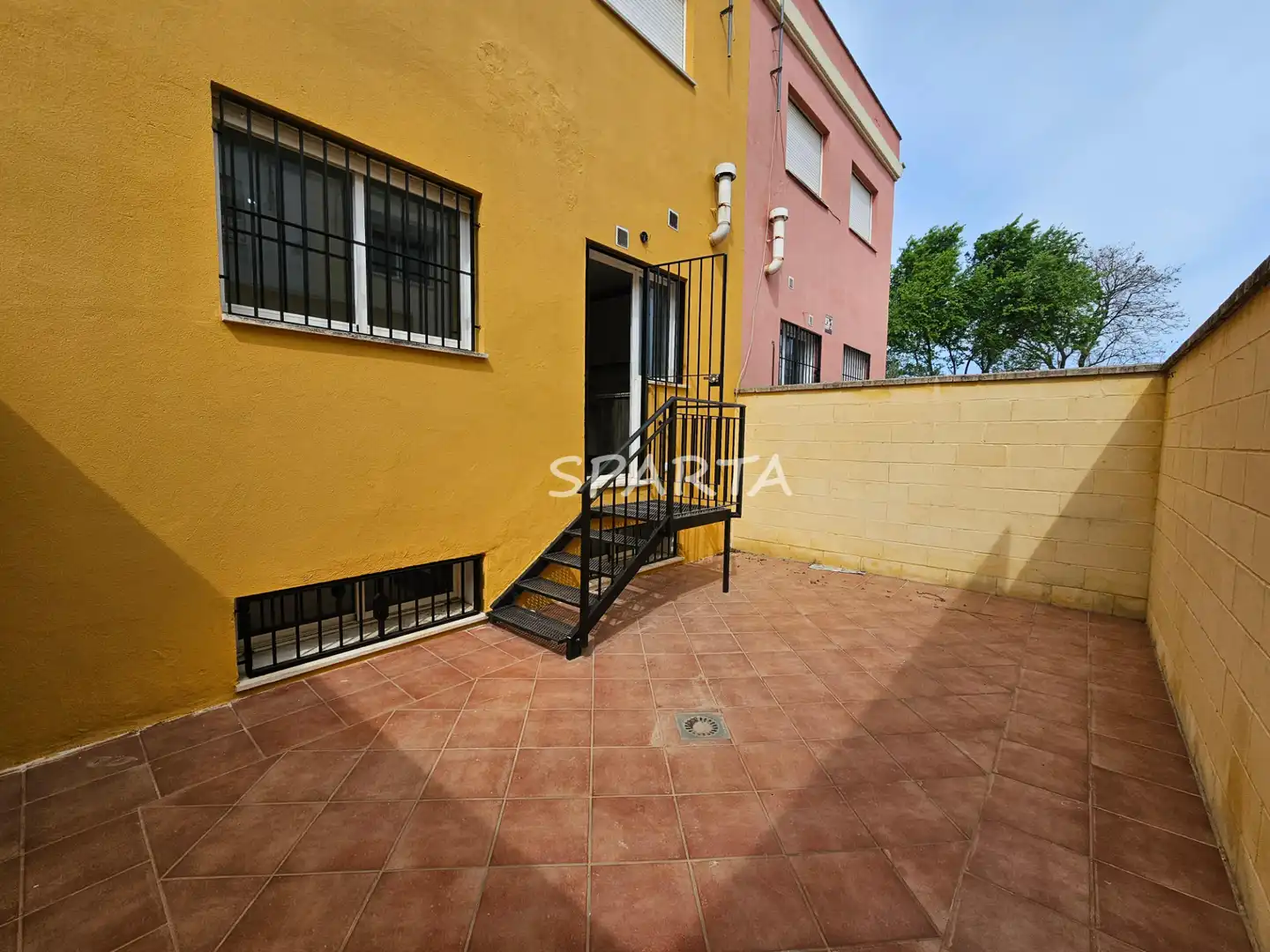 Terrassa de Casa adosada en venda en Espartinas amb Balcó