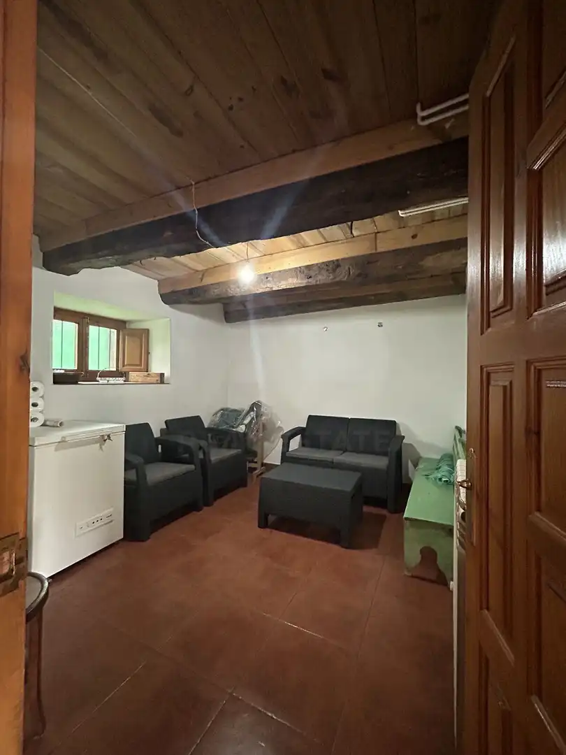 Finca rústica en venta en Riello con Calefacción