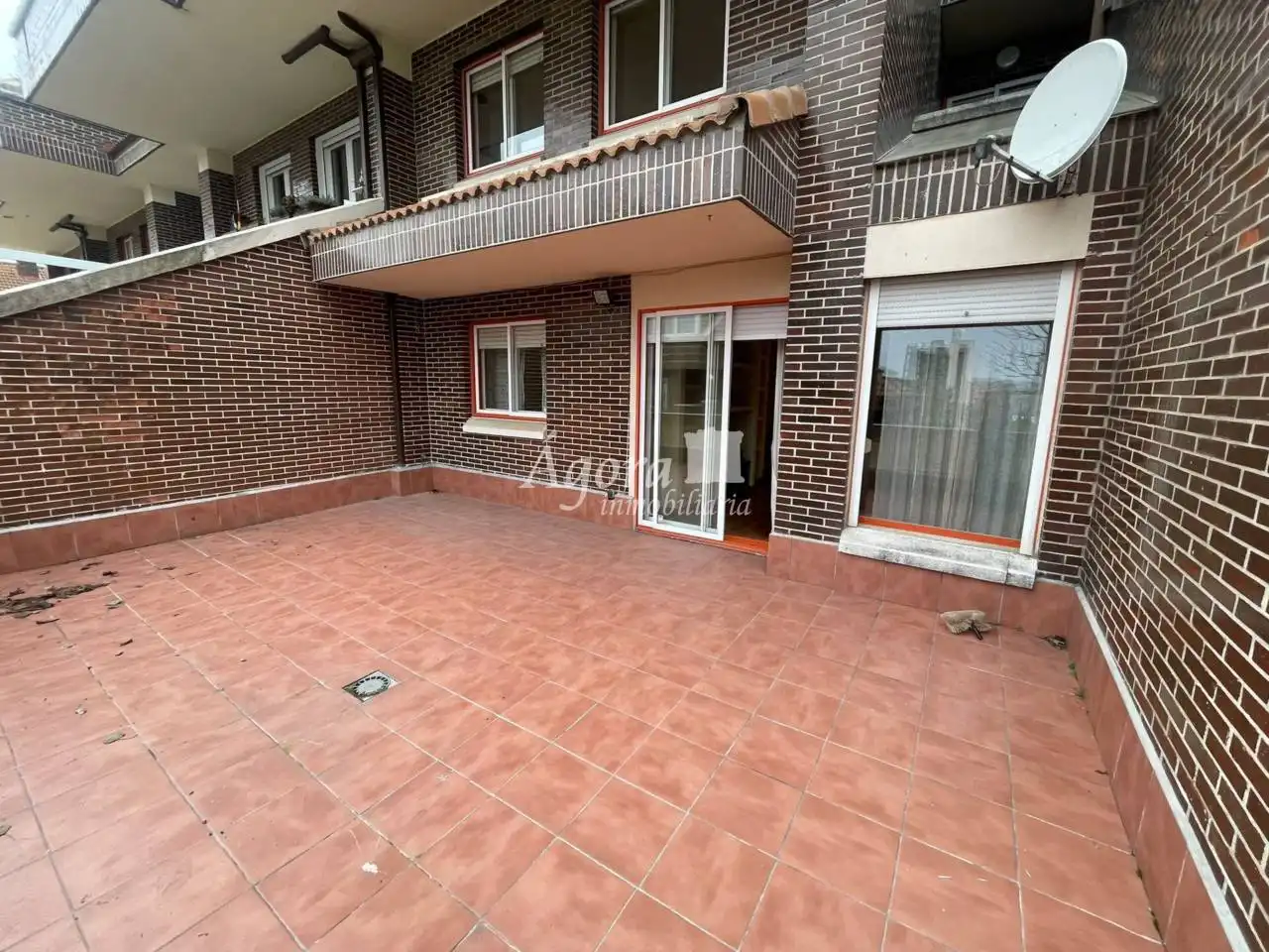 Vista exterior de Dúplex en venta en Valladolid con Calefacción, Parquet y Terraza