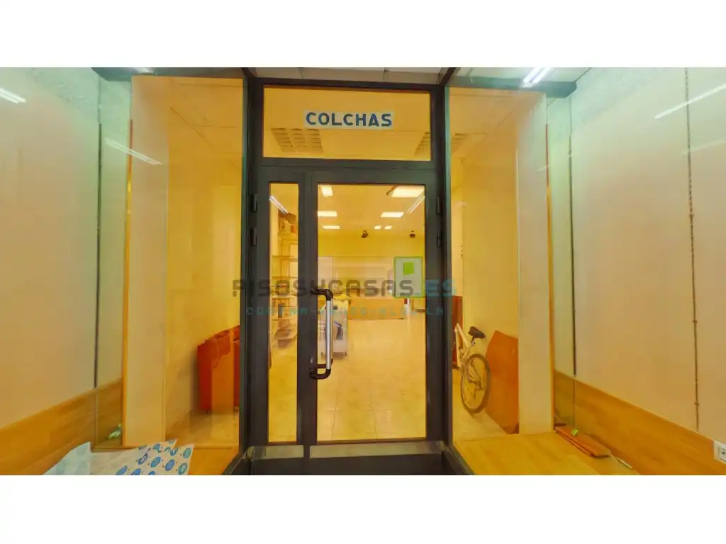 Local en venta en Zaragoza con Amueblado