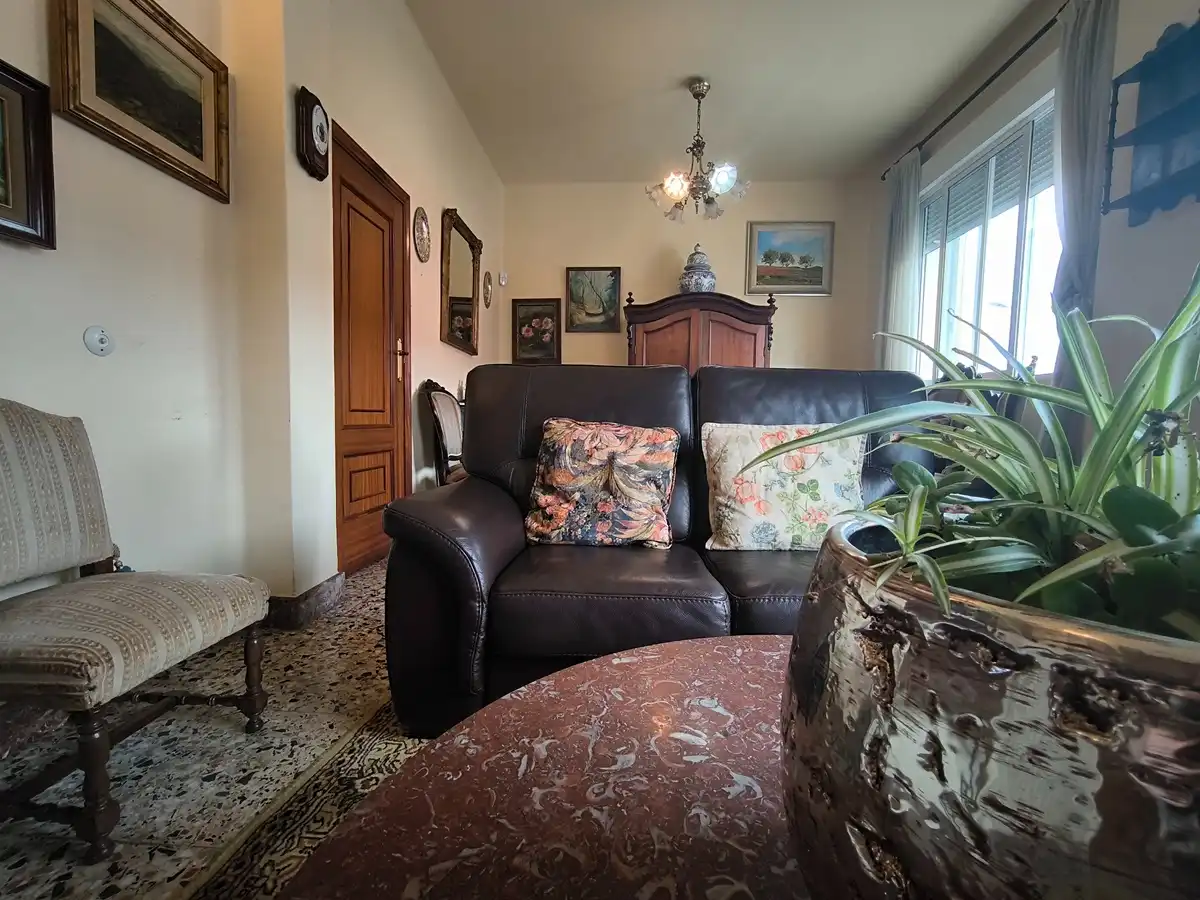 Sala de estar de Casa o chalet en venta en Vilagarcía de Arousa con Calefacción, Jardín privado y Parquet