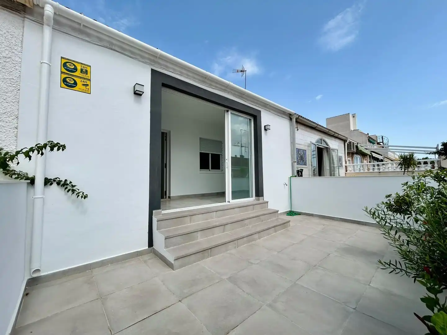 Exterior view of Houses for sale in Elche / Elx