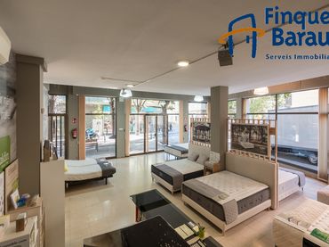 Locale commerciale in vendita a Carrer Nou