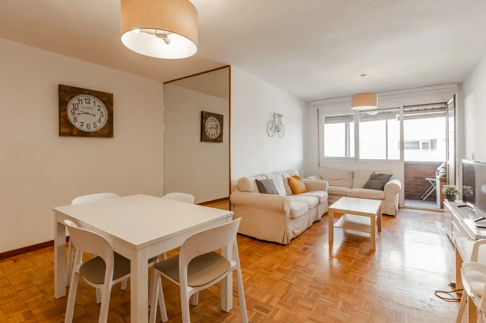 Sala d'estar de Pis de lloguer en  Pamplona / Iruña amb Calefacció, Parquet i Terrassa