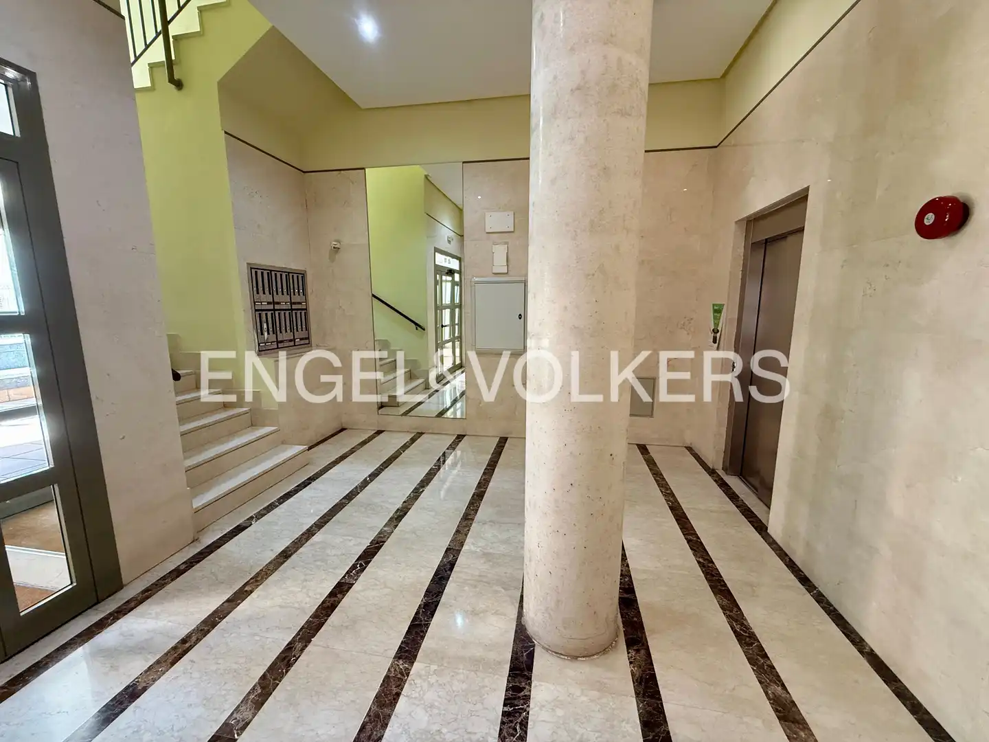 Piso de alquiler en Madrid con Calefacción, Parquet y Piscina