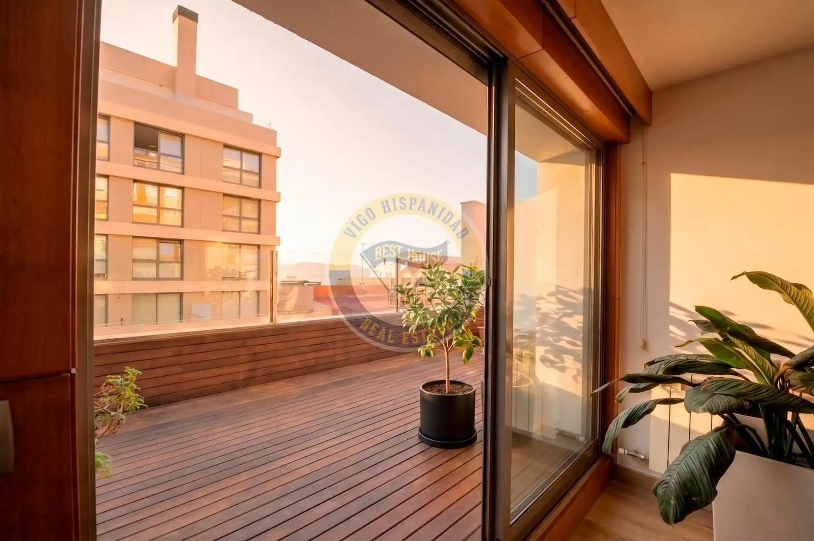 Terraza de Piso en venta en Vigo  con Calefacción, Parquet y Terraza