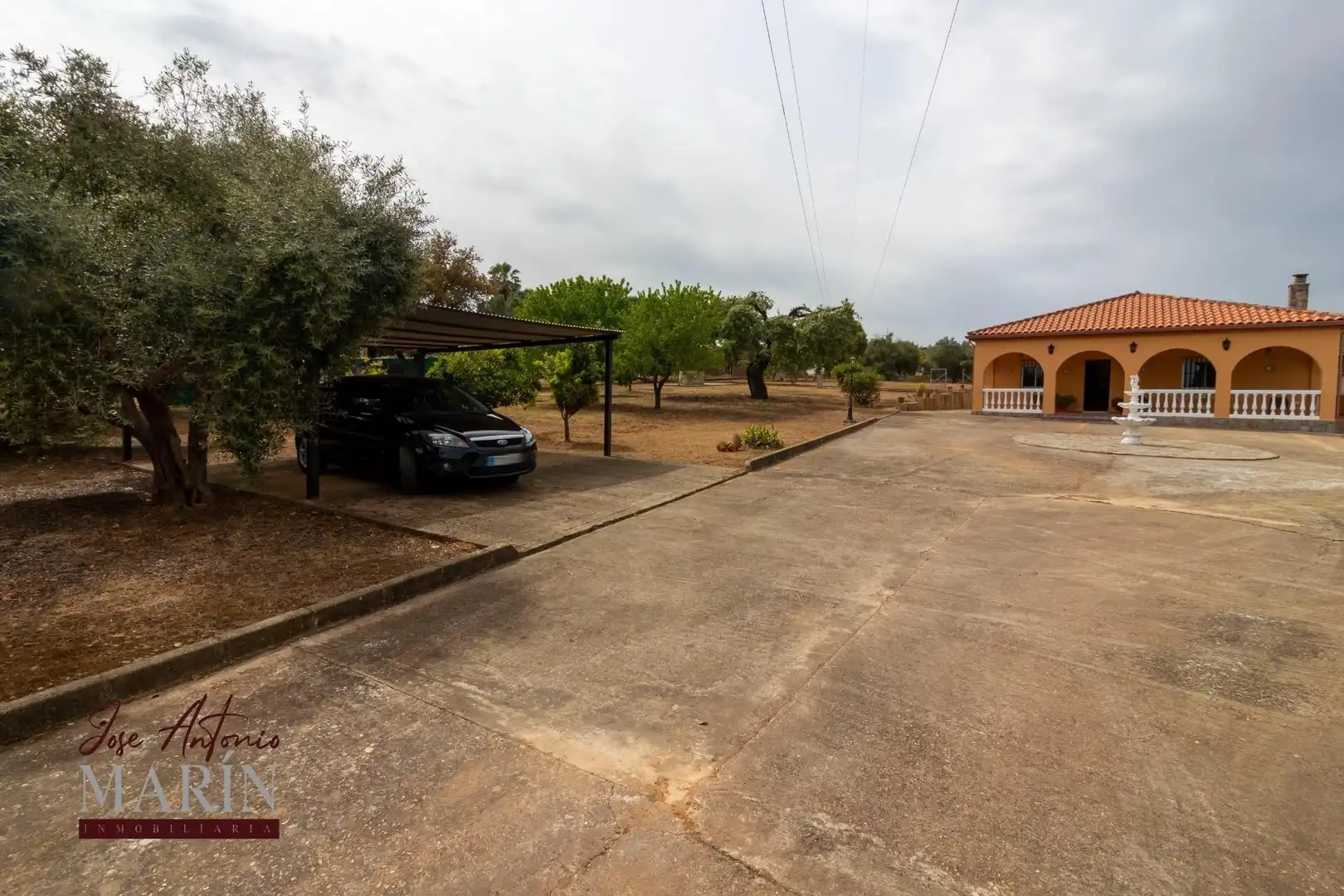 Parking de Casa o chalet en venta en Badajoz con Aire acondicionado, Jardín privado y Piscina